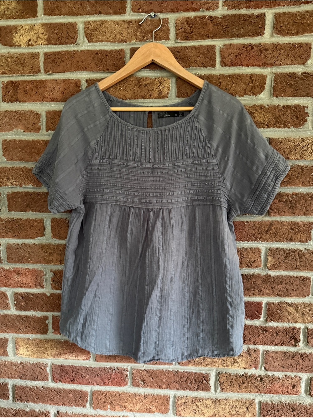 Prana Slate Gray Embroidered Short-Sleeve Scoop-Neck Blouse.  Size Medium.